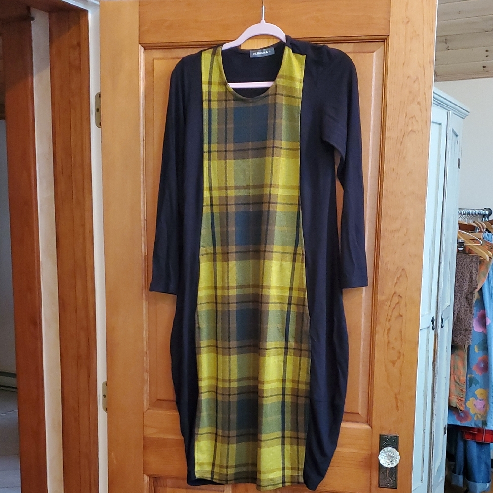 Alembika Plaid Yellow and Black Long Sleeve Dress